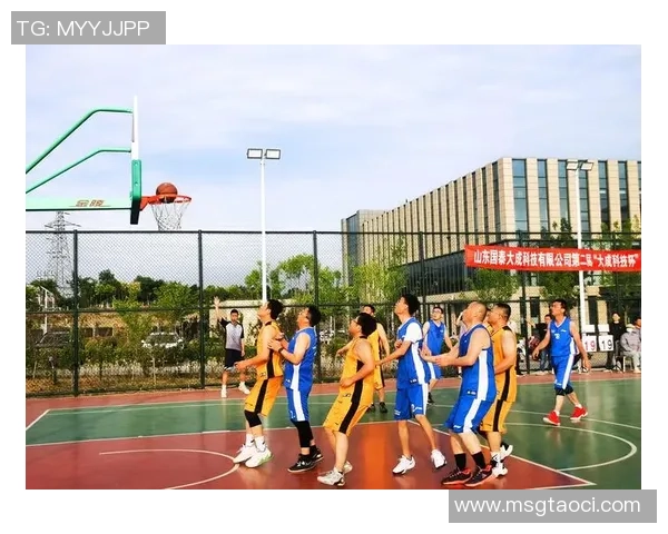 重庆篮球队的团队协作揭秘：团结拼搏成就篮球梦想